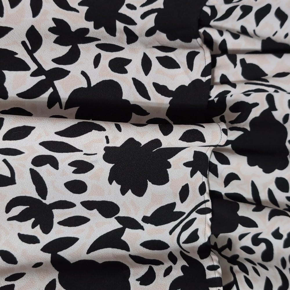 Loft Ruffle Dress - Picture 5 of 6